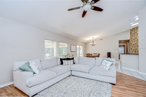 Villa ou maison à vendre à Valrico, Floride: 4 chambres, 240.71 m2 № 1788274 - photo 13