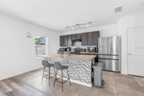 Villa ou maison à vendre à Clermont, Floride: 4 chambres, 210.42 m2 № 2324256 - photo 8