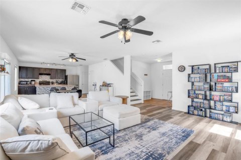 Villa ou maison à vendre à Clermont, Floride: 4 chambres, 210.42 m2 № 2324256 - photo 5
