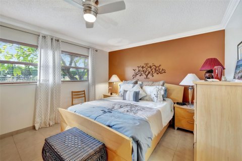 Condominio en venta en Lauderdale Lakes, Florida, 2 dormitorios, 87.7 m2 № 1764492 - foto 4