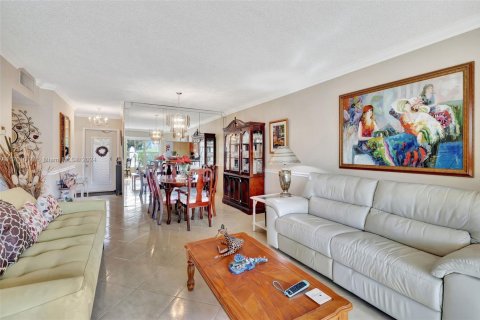 Condominio en venta en Lauderdale Lakes, Florida, 2 dormitorios, 87.7 m2 № 1764492 - foto 14