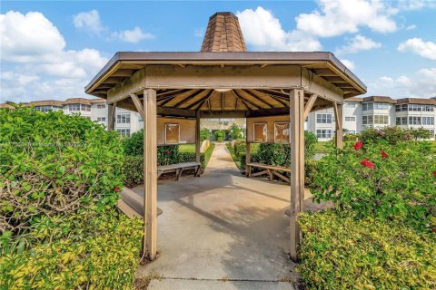 Condominio en venta en Lauderdale Lakes, Florida, 2 dormitorios, 87.7 m2 № 1764492 - foto 30
