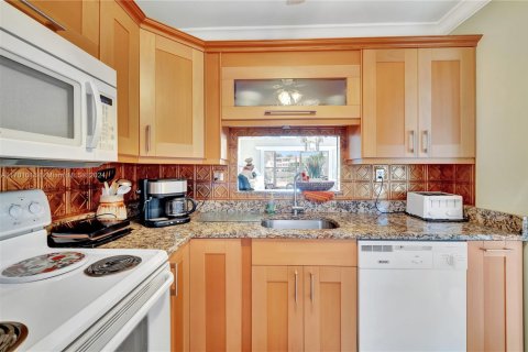 Condominio en venta en Lauderdale Lakes, Florida, 2 dormitorios, 87.7 m2 № 1764492 - foto 2