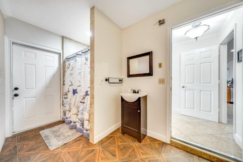 Villa ou maison à louer à Wellington, Floride: 4 chambres, 244.52 m2 № 2242024 - photo 23