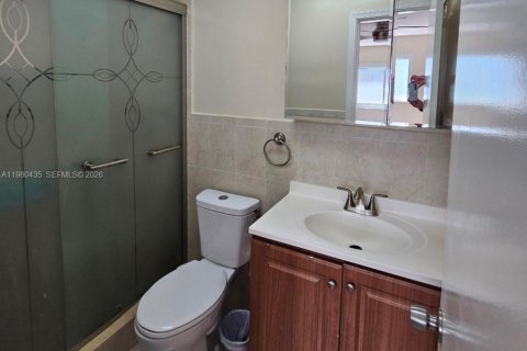 House in Tamarac, Florida 2 bedrooms, 124.3 sq.m. № 2043811 - photo 10