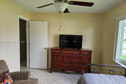 House in Tamarac, Florida 2 bedrooms, 124.3 sq.m. № 2043811 - photo 12