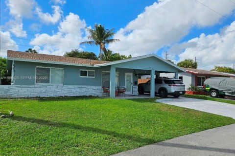 House in Tamarac, Florida 2 bedrooms, 124.3 sq.m. № 2043811 - photo 16