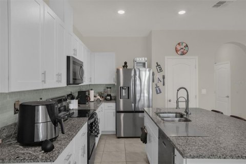 Touwnhouse à vendre à Kissimmee, Floride: 3 chambres, 155.7 m2 № 2309927 - photo 10