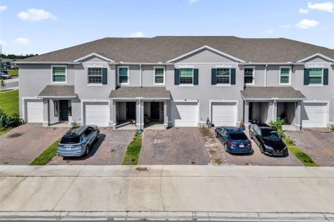 Touwnhouse à vendre à Kissimmee, Floride: 3 chambres, 155.7 m2 № 2309927 - photo 2