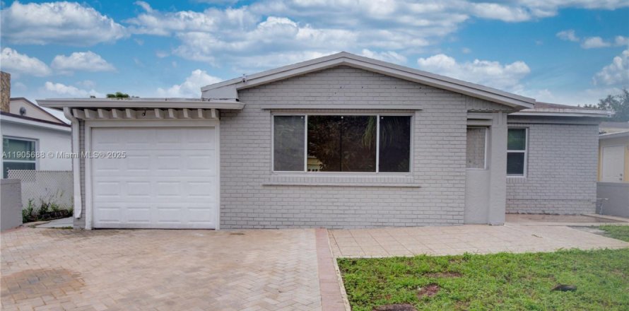 Villa ou maison à Hollywood, Floride 5 chambres, 265.33 m2 № 1966270