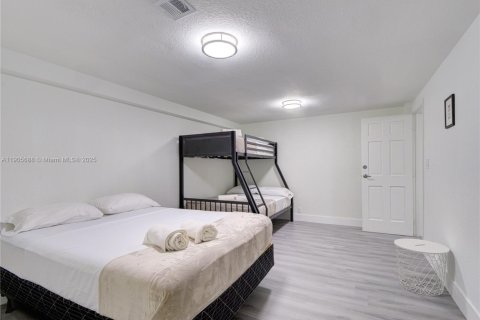 Villa ou maison à vendre à Hollywood, Floride: 5 chambres, 265.33 m2 № 1966270 - photo 25