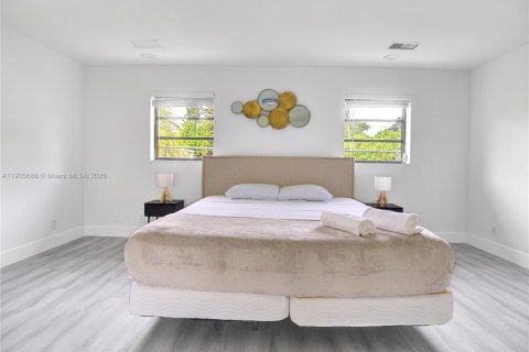 Villa ou maison à vendre à Hollywood, Floride: 5 chambres, 265.33 m2 № 1966270 - photo 16