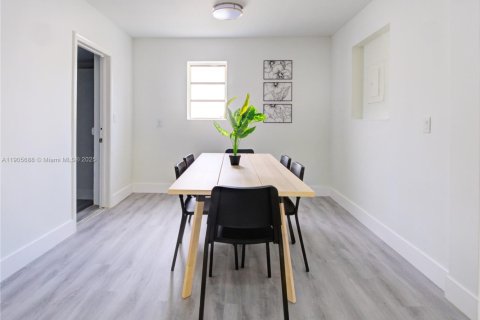 Villa ou maison à vendre à Hollywood, Floride: 5 chambres, 265.33 m2 № 1966270 - photo 9