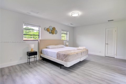 Villa ou maison à vendre à Hollywood, Floride: 5 chambres, 265.33 m2 № 1966270 - photo 17