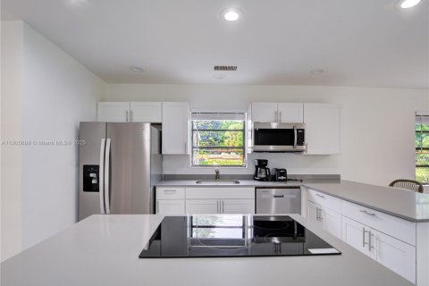 Villa ou maison à vendre à Hollywood, Floride: 5 chambres, 265.33 m2 № 1966270 - photo 13