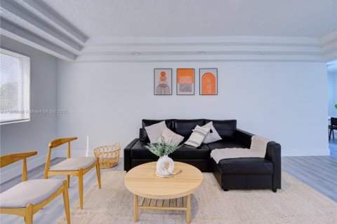 Villa ou maison à vendre à Hollywood, Floride: 5 chambres, 265.33 m2 № 1966270 - photo 4