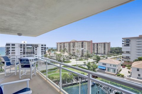 Copropriété à vendre à Hillsboro Beach, Floride: 2 chambres, 125.42 m2 № 2017056 - photo 10