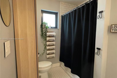 Снять в аренду виллу или дом в Майами, Флорида 5 спален, 209.12м2, № 1946969 - фото 18