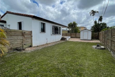 Снять в аренду виллу или дом в Майами, Флорида 5 спален, 209.12м2, № 1946969 - фото 23