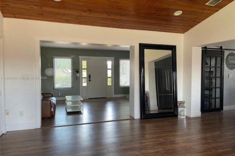 Снять в аренду виллу или дом в Майами, Флорида 5 спален, 209.12м2, № 1946969 - фото 20