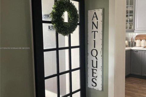 Снять в аренду виллу или дом в Майами, Флорида 5 спален, 209.12м2, № 1946969 - фото 21