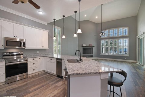 House in Windermere, Florida 3 bedrooms, 302.4 sq.m. № 1586345 - photo 12