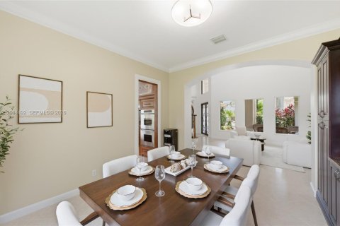 House in Weston, Florida 5 bedrooms, 463.12 sq.m. № 2087013 - photo 8