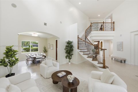 House in Weston, Florida 5 bedrooms, 463.12 sq.m. № 2087013 - photo 7