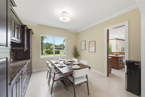 House in Weston, Florida 5 bedrooms, 463.12 sq.m. № 2087013 - photo 9