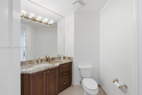 House in Weston, Florida 5 bedrooms, 463.12 sq.m. № 2087013 - photo 22