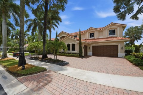 House in Weston, Florida 5 bedrooms, 463.12 sq.m. № 2087013 - photo 2