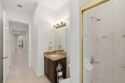 House in Weston, Florida 5 bedrooms, 463.12 sq.m. № 2087013 - photo 18