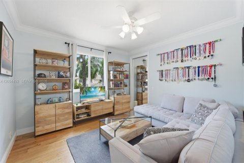 House in Weston, Florida 5 bedrooms, 463.12 sq.m. № 2087013 - photo 28