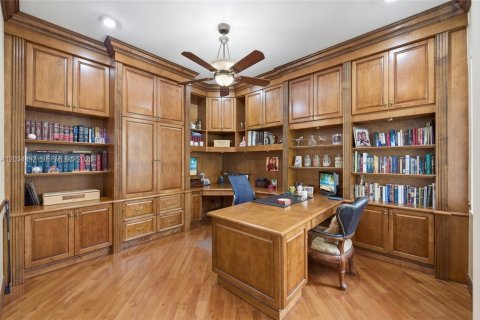 House in Weston, Florida 5 bedrooms, 463.12 sq.m. № 2087013 - photo 16