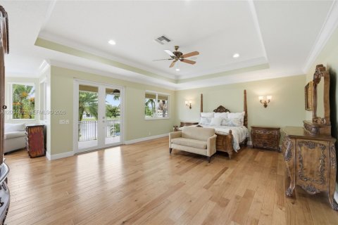 House in Weston, Florida 5 bedrooms, 463.12 sq.m. № 2087013 - photo 20