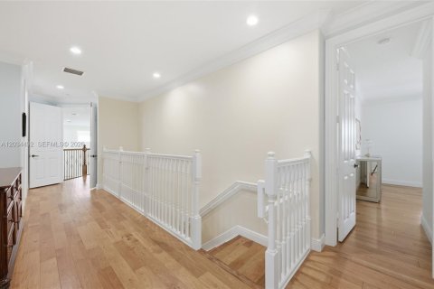 House in Weston, Florida 5 bedrooms, 463.12 sq.m. № 2087013 - photo 25