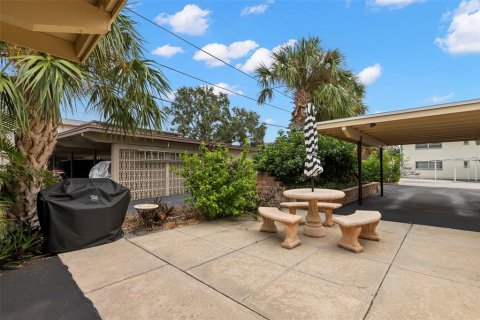 Condo in Saint Petersburg, Florida, 2 bedrooms  № 1899415 - photo 25