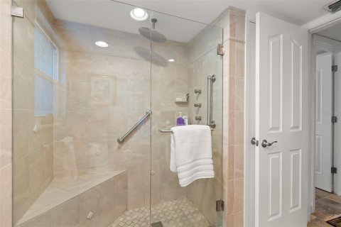 Condo in Saint Petersburg, Florida, 2 bedrooms  № 1899415 - photo 21