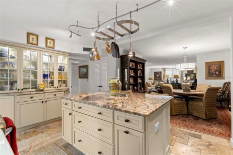 Condo in Saint Petersburg, Florida, 2 bedrooms  № 1899415 - photo 8