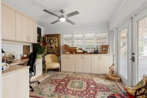 Condo in Saint Petersburg, Florida, 2 bedrooms  № 1899415 - photo 15