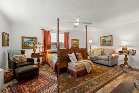 Condo in Saint Petersburg, Florida, 2 bedrooms  № 1899415 - photo 17