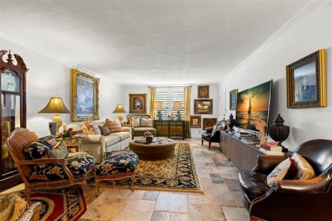 Condo in Saint Petersburg, Florida, 2 bedrooms  № 1899415 - photo 3