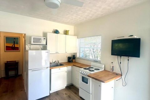 Commercial property in Hollywood, Florida 3 rooms, 35.3 sq.m. № 2084204 - photo 8