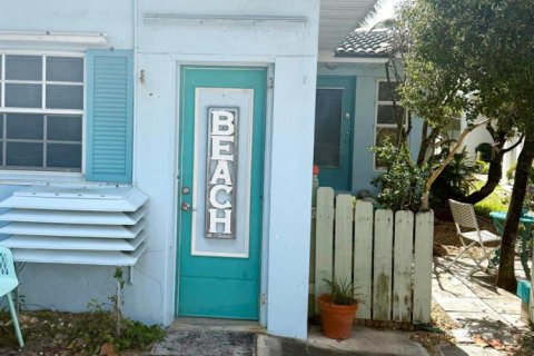 Commercial property in Hollywood, Florida 3 rooms, 35.3 sq.m. № 2084204 - photo 4