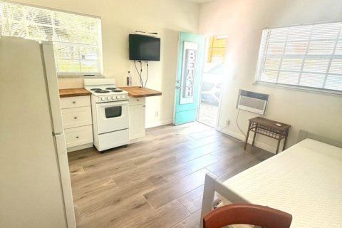 Commercial property in Hollywood, Florida 3 rooms, 35.3 sq.m. № 2084204 - photo 9