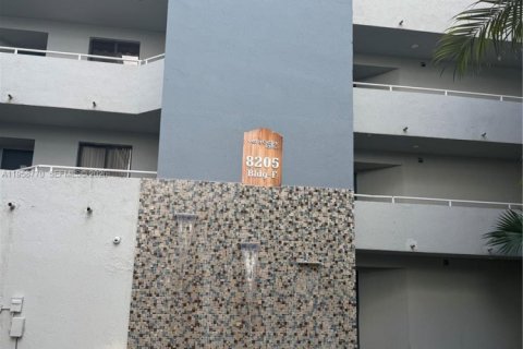 Appartement à louer à Miami, Floride: 2 chambres, 99.78 m2 № 2017536 - photo 2