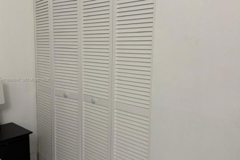 Купить кондоминиум в Хайалиа, Флорида 3 спальни, 98.48м2, № 2044923 - фото 9