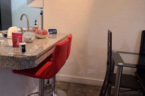 Купить кондоминиум в Хайалиа, Флорида 3 спальни, 98.48м2, № 2044923 - фото 3