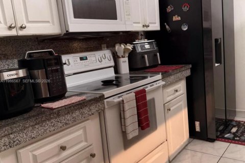 Купить кондоминиум в Хайалиа, Флорида 3 спальни, 98.48м2, № 2044923 - фото 4