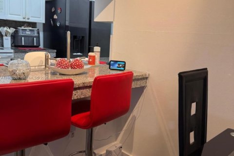 Купить кондоминиум в Хайалиа, Флорида 3 спальни, 98.48м2, № 2044923 - фото 15